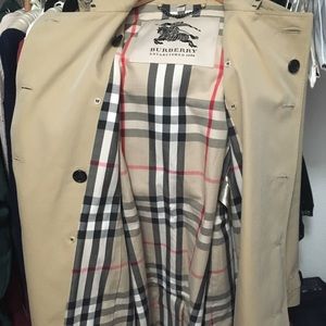 Burberry Classic Trenchcoat